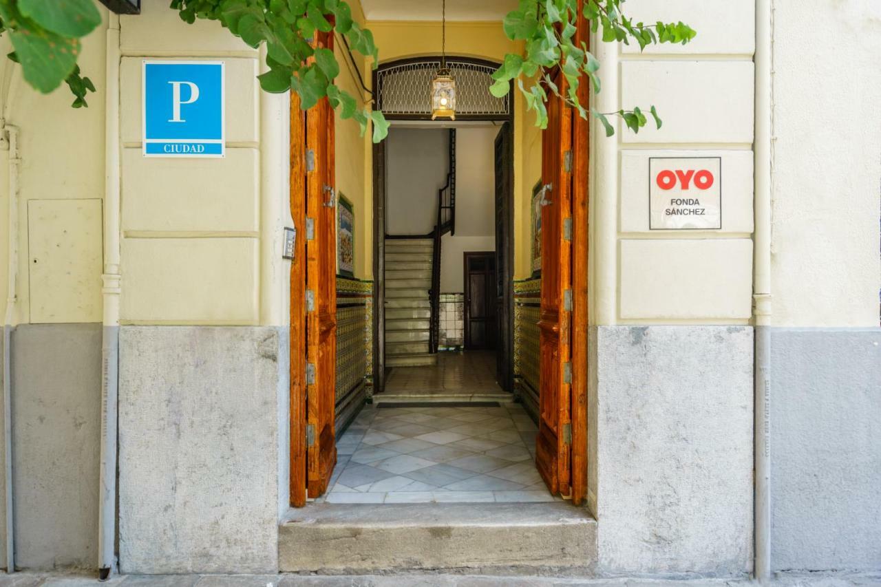 Oyo Fonda Sanchez Hotel Granada Buitenkant foto