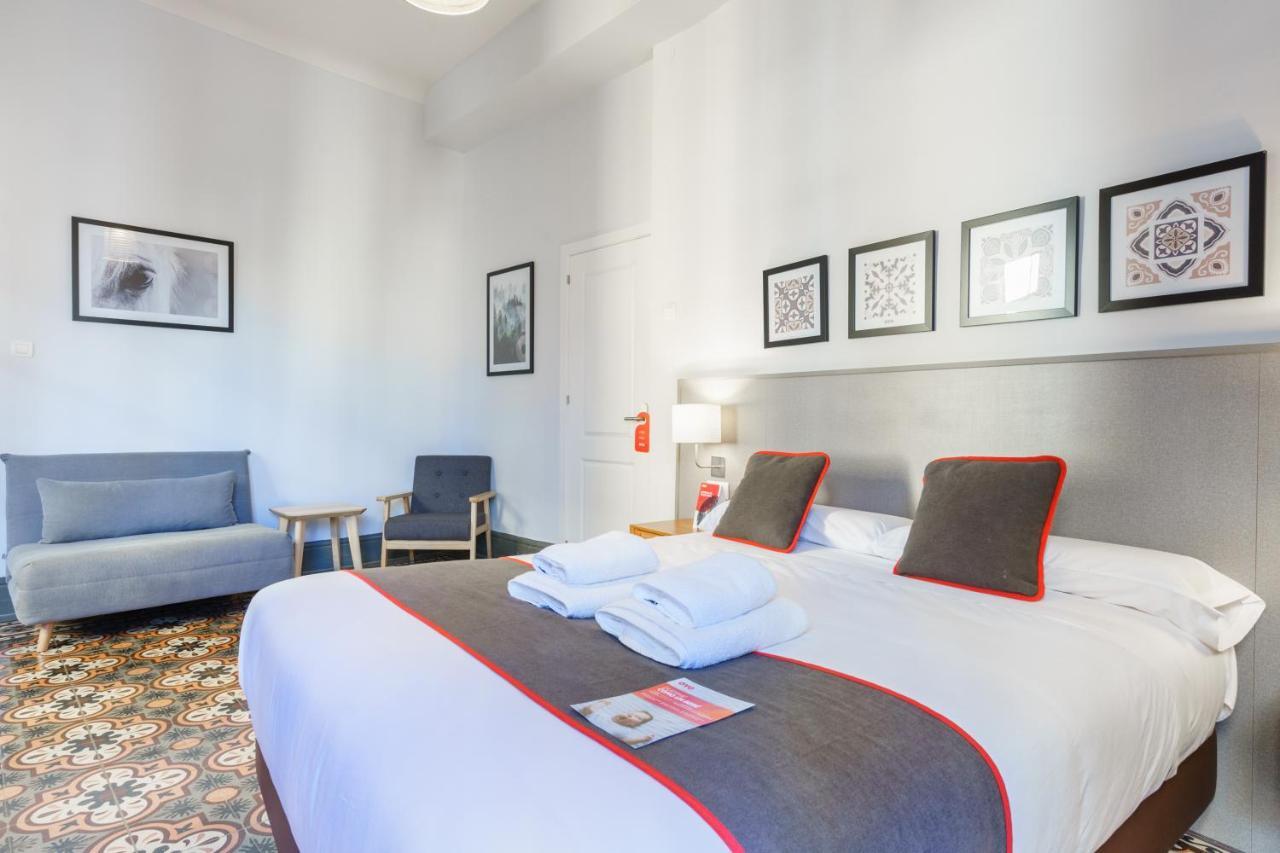 Oyo Fonda Sanchez Hotel Granada Buitenkant foto